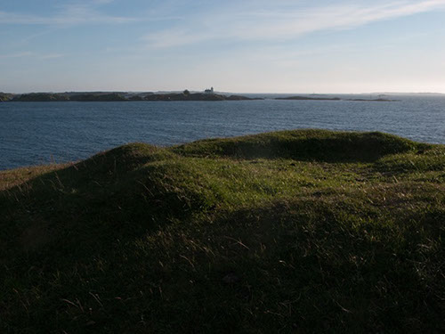 Small bronze age grave, Lighthouse